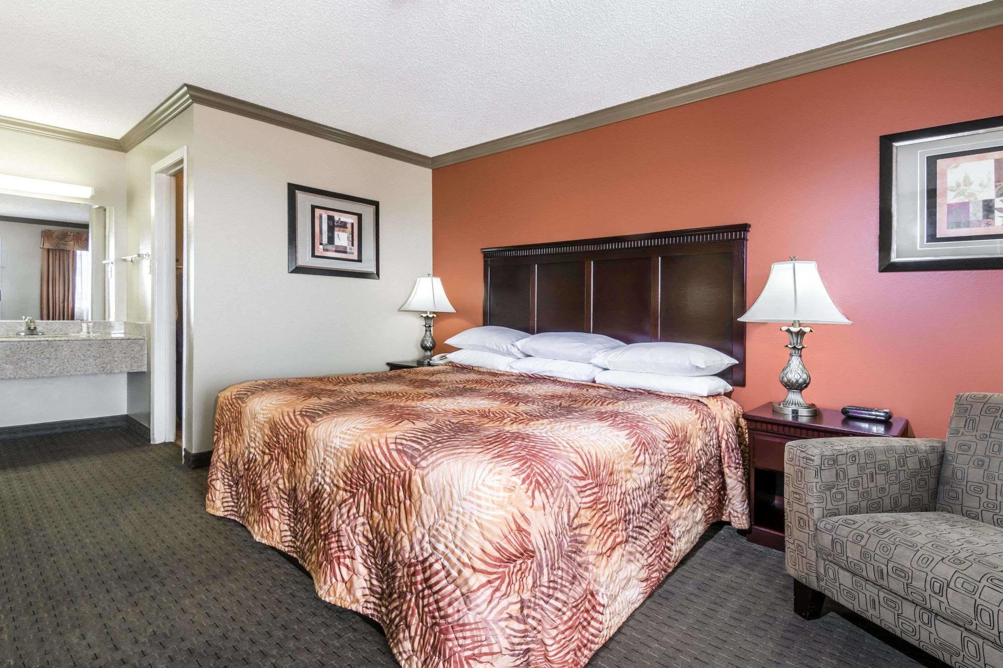 Hill Country And Hotel 3*